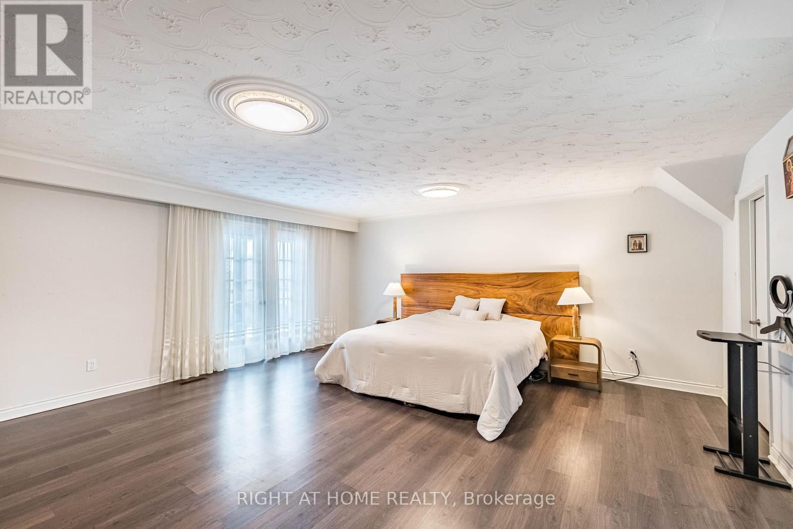 2123 GORDON DRIVE Image 31