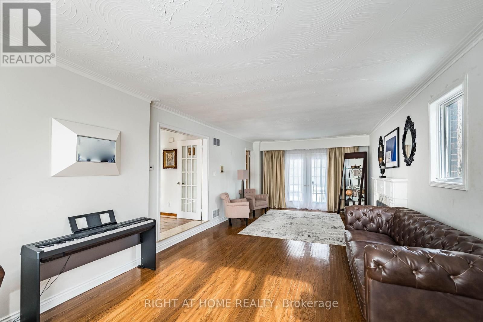 2123 GORDON DRIVE Image 7