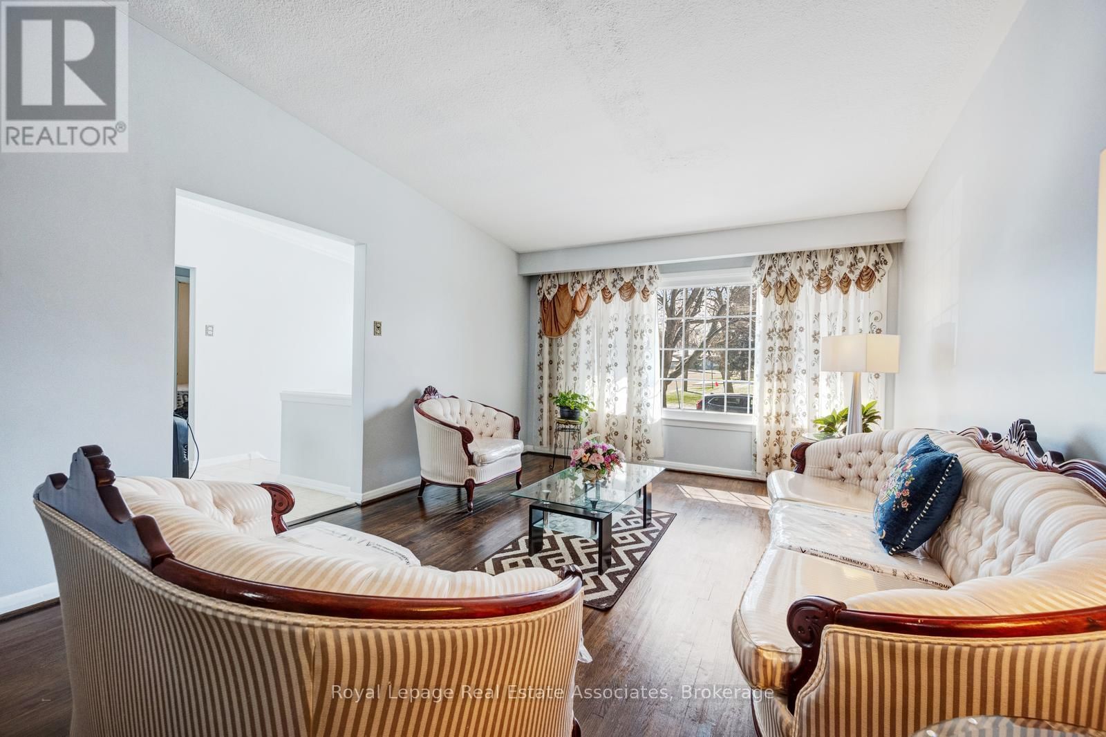 8 CAULFIELD ROAD Image 1