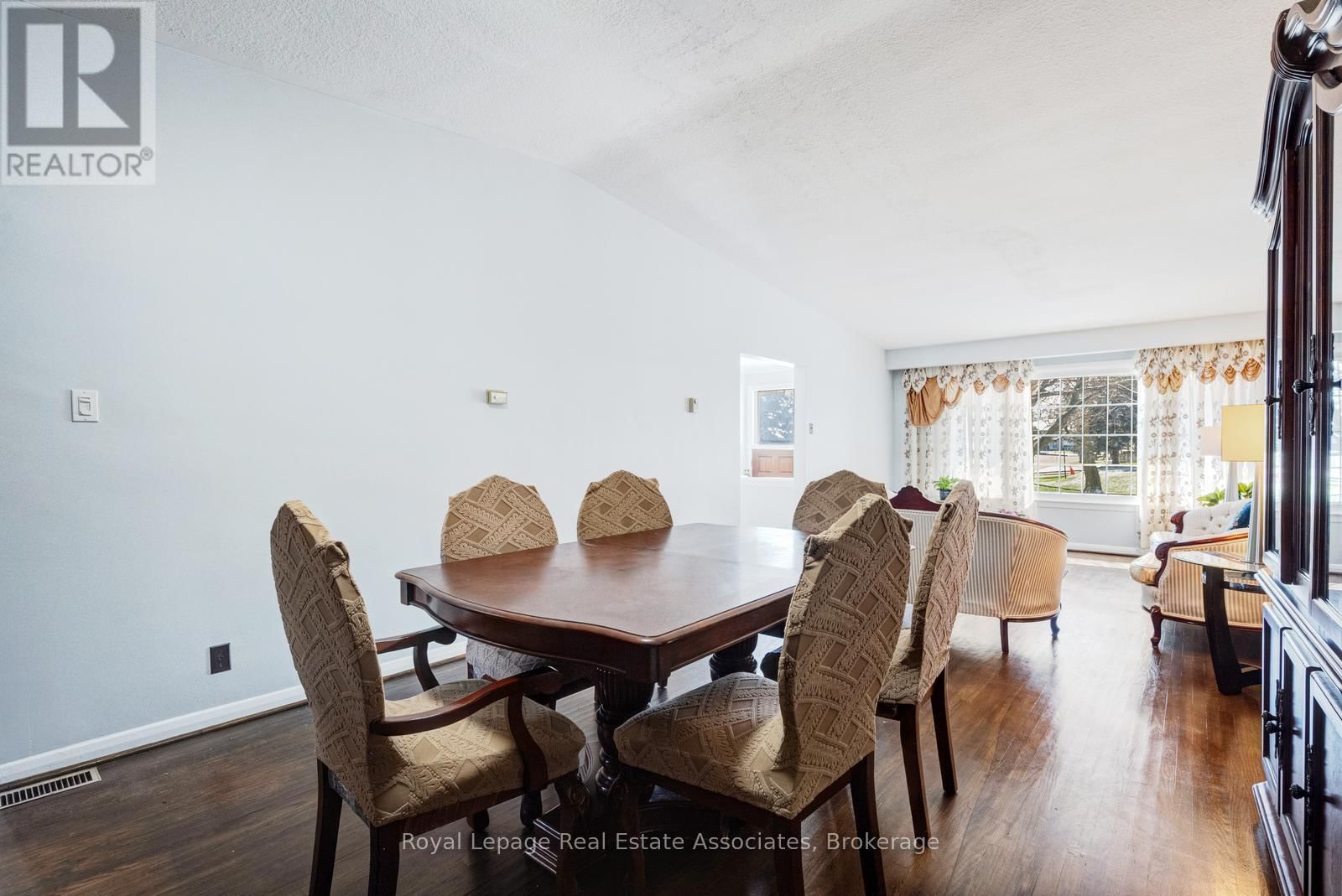 8 CAULFIELD ROAD Image 11