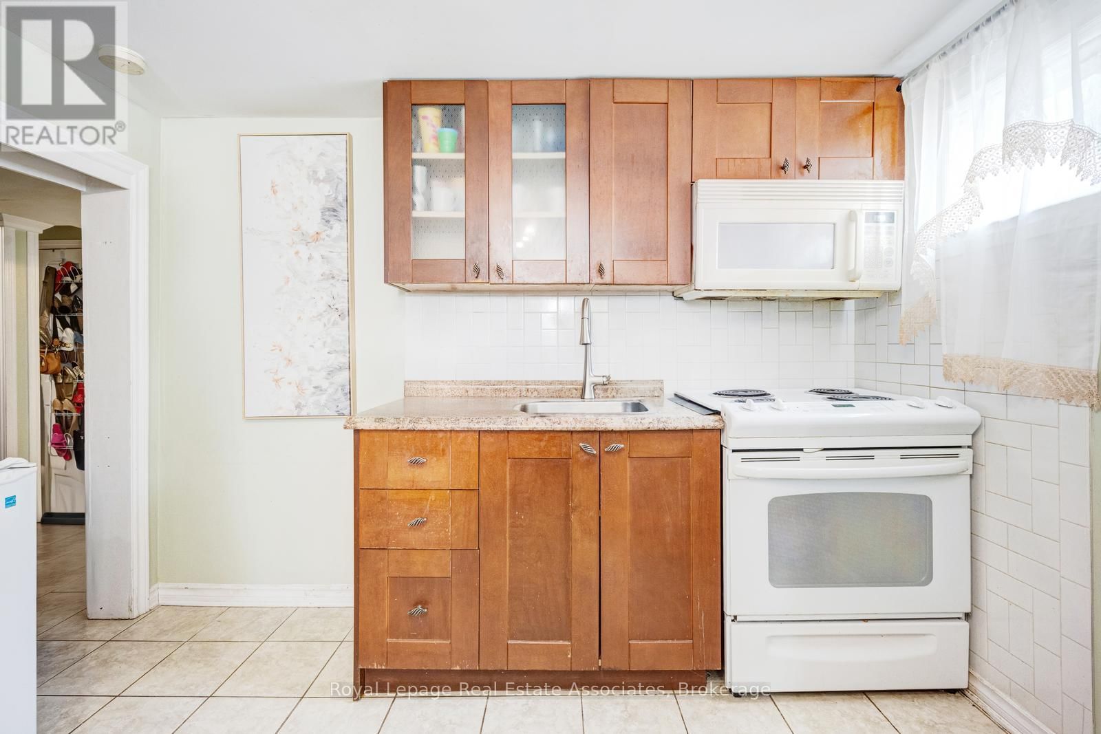 8 CAULFIELD ROAD Image 23