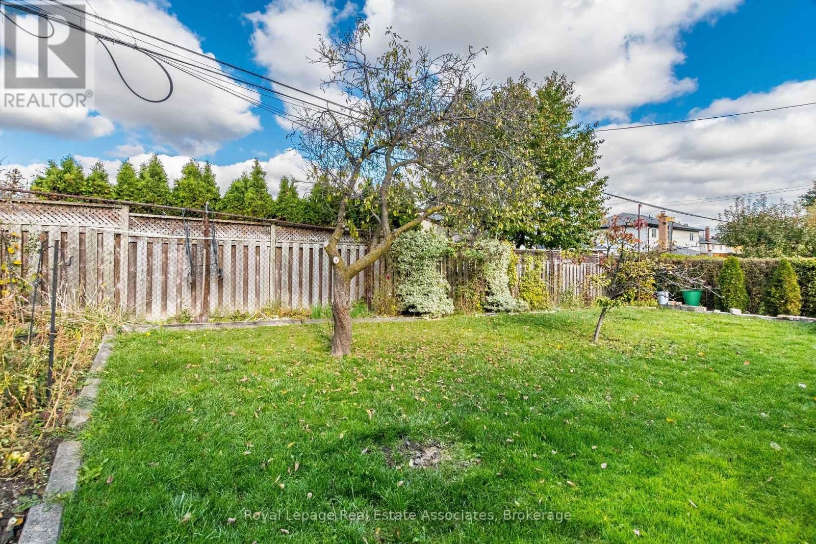 8 CAULFIELD ROAD Image 27