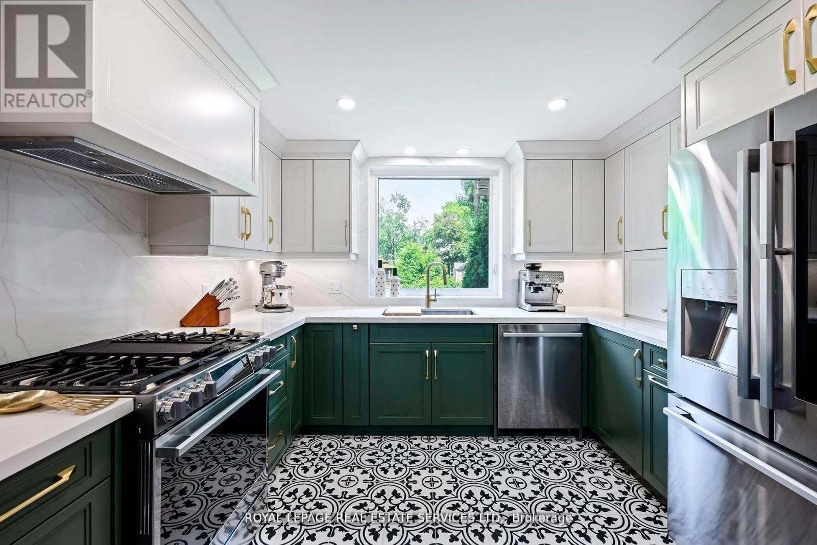 5 PINE RIDGE LANE Image 12