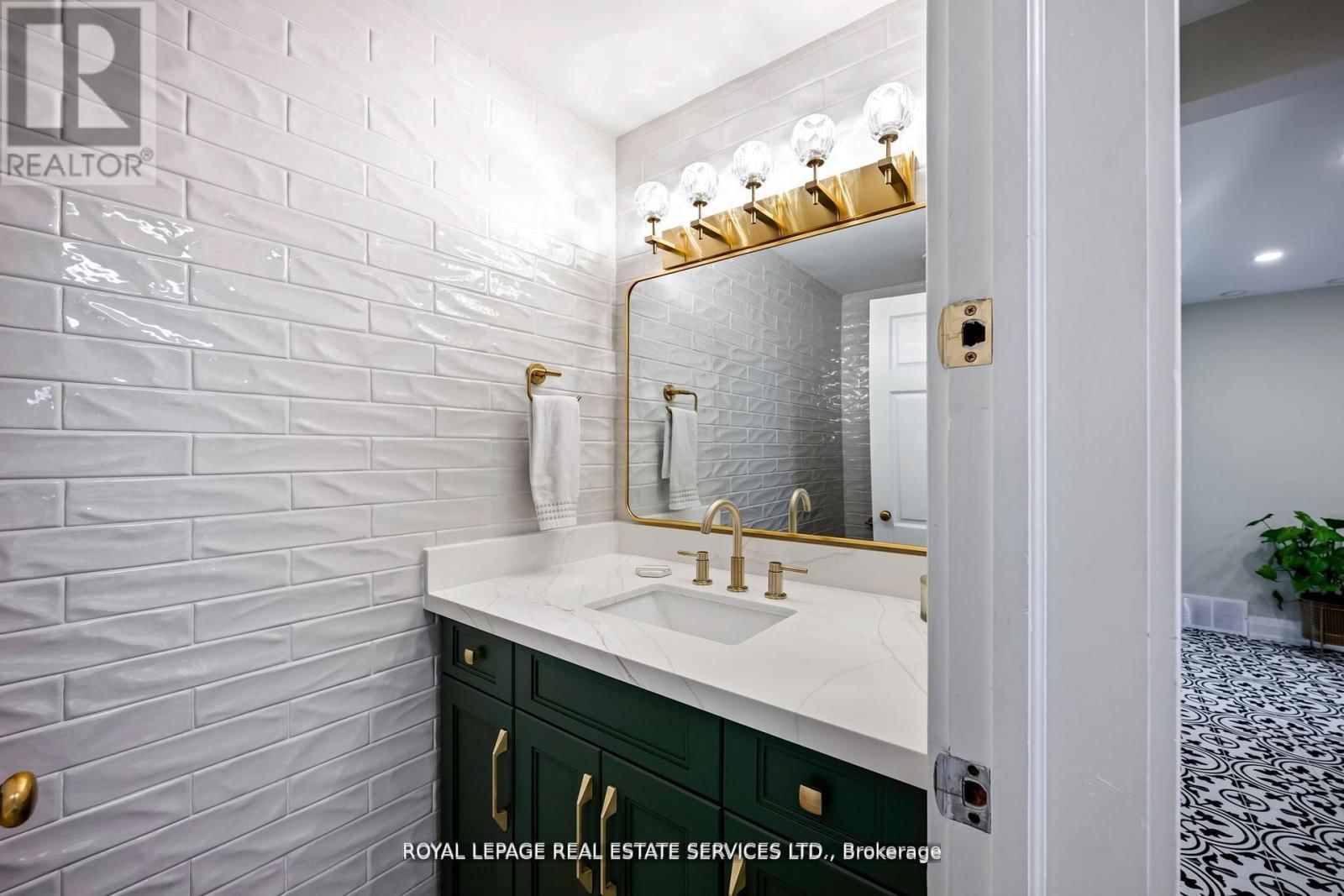 5 PINE RIDGE LANE Image 19