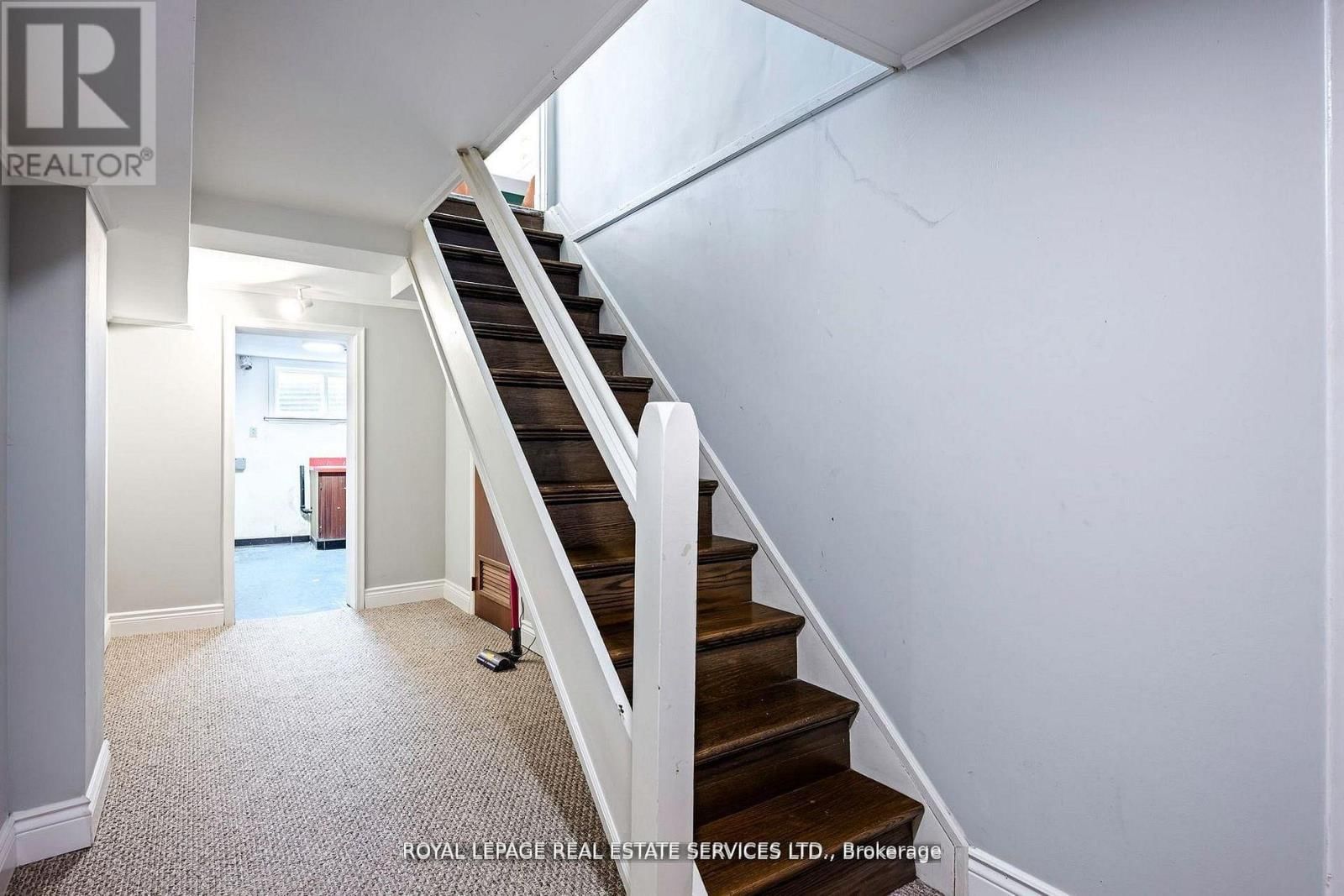 5 PINE RIDGE LANE Image 28