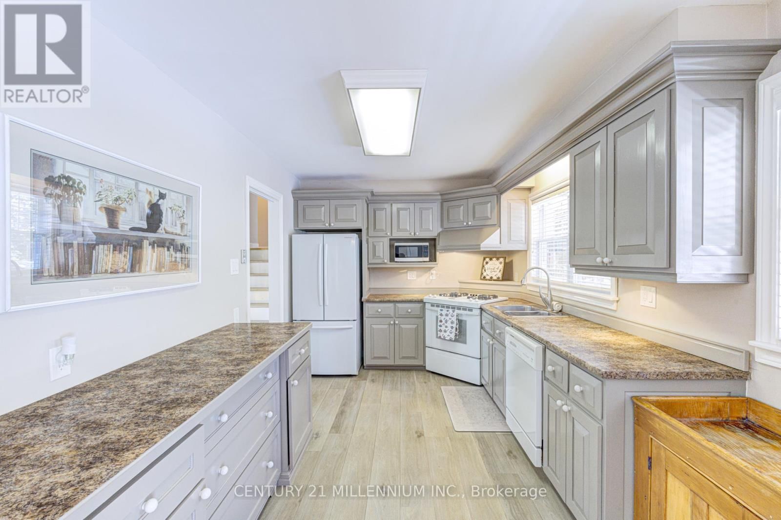 1659 HAWTHORN AVENUE Image 14