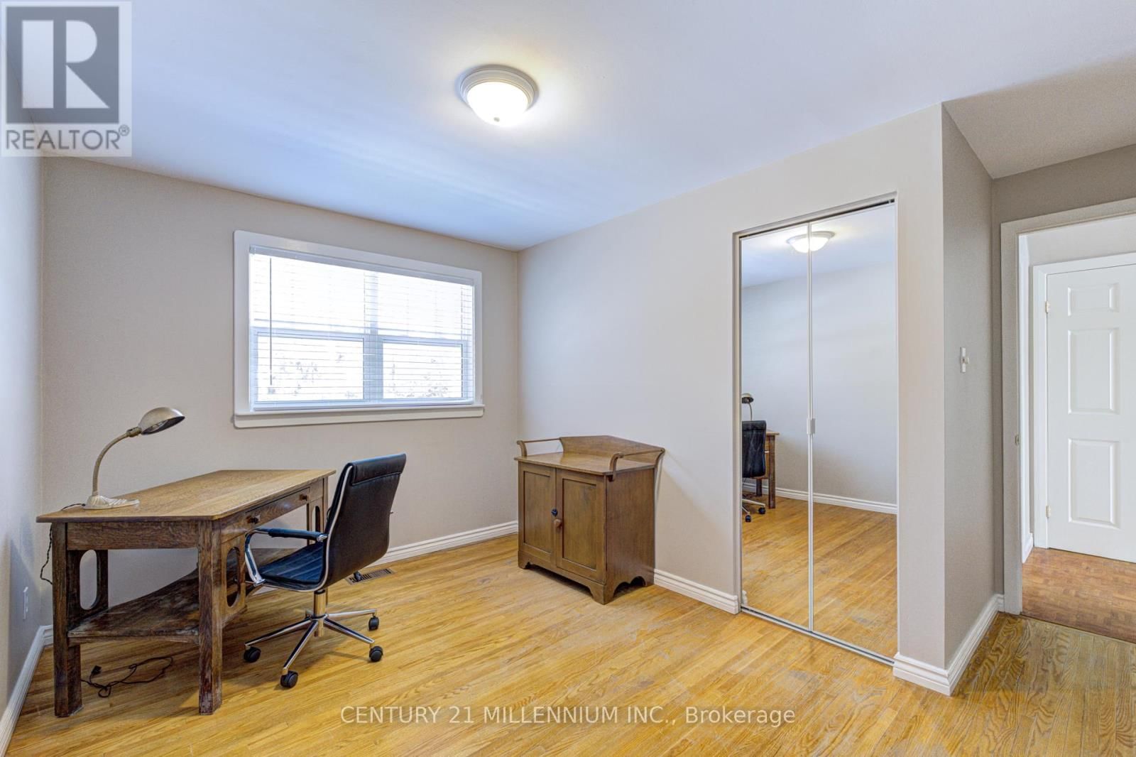 1659 HAWTHORN AVENUE Image 26