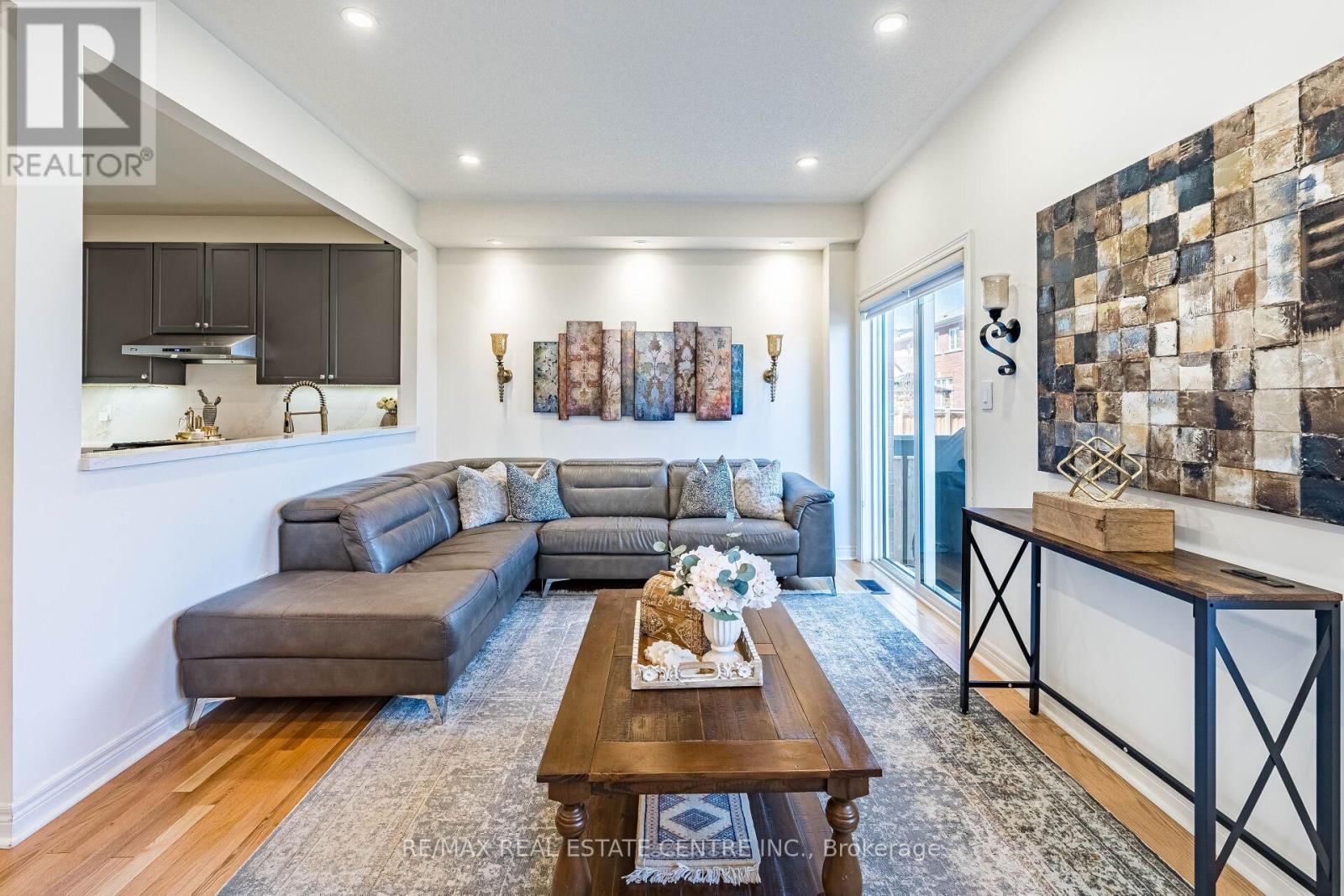 1067 URELL WAY Image 15