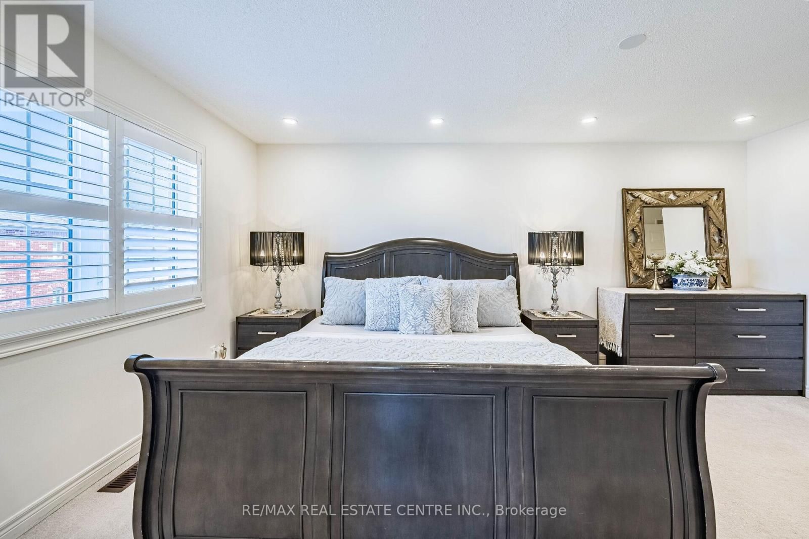 1067 URELL WAY Image 25