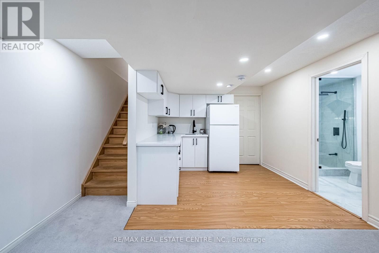 1067 URELL WAY Image 44