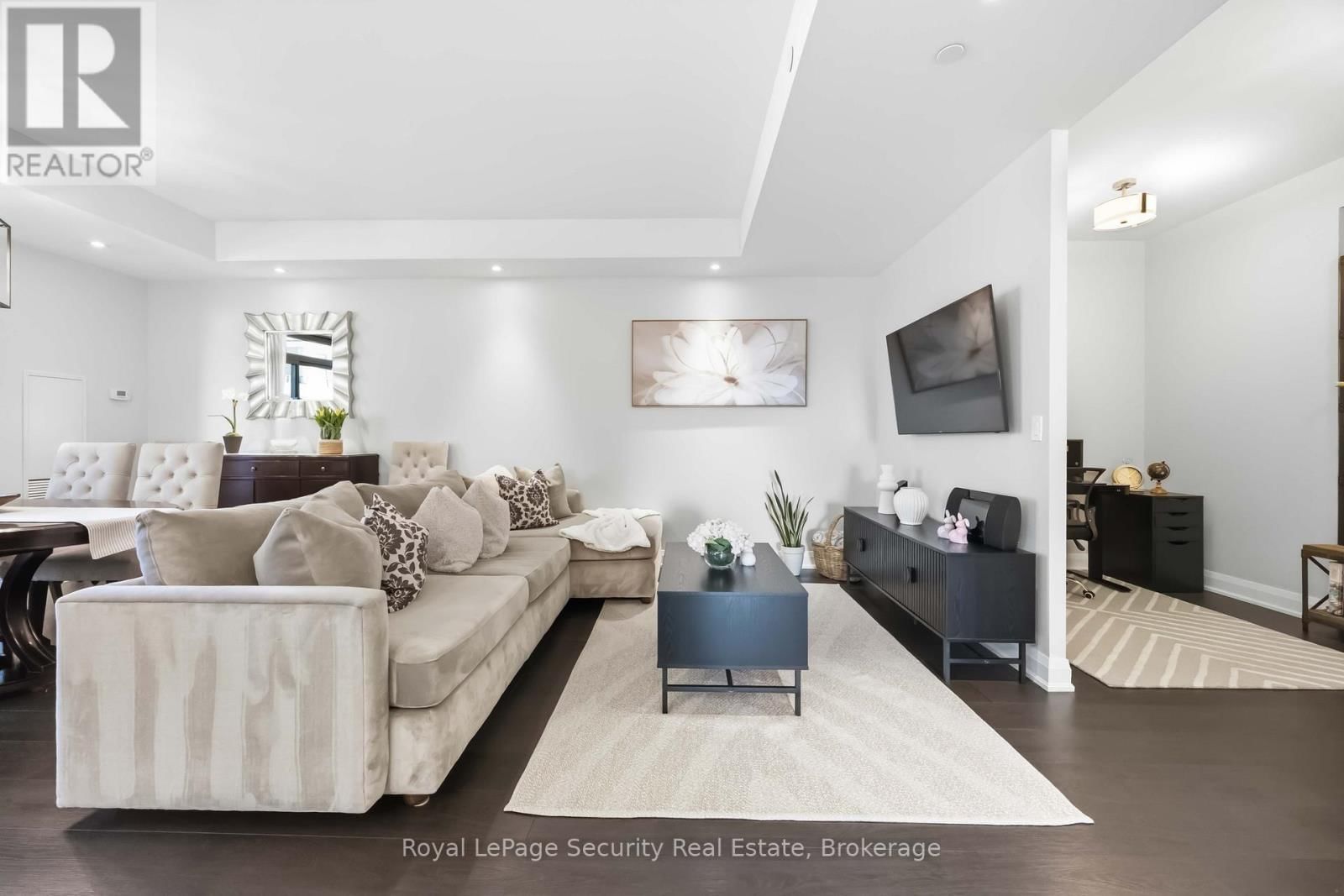 602 - 35 FONTENAY COURT Image 13