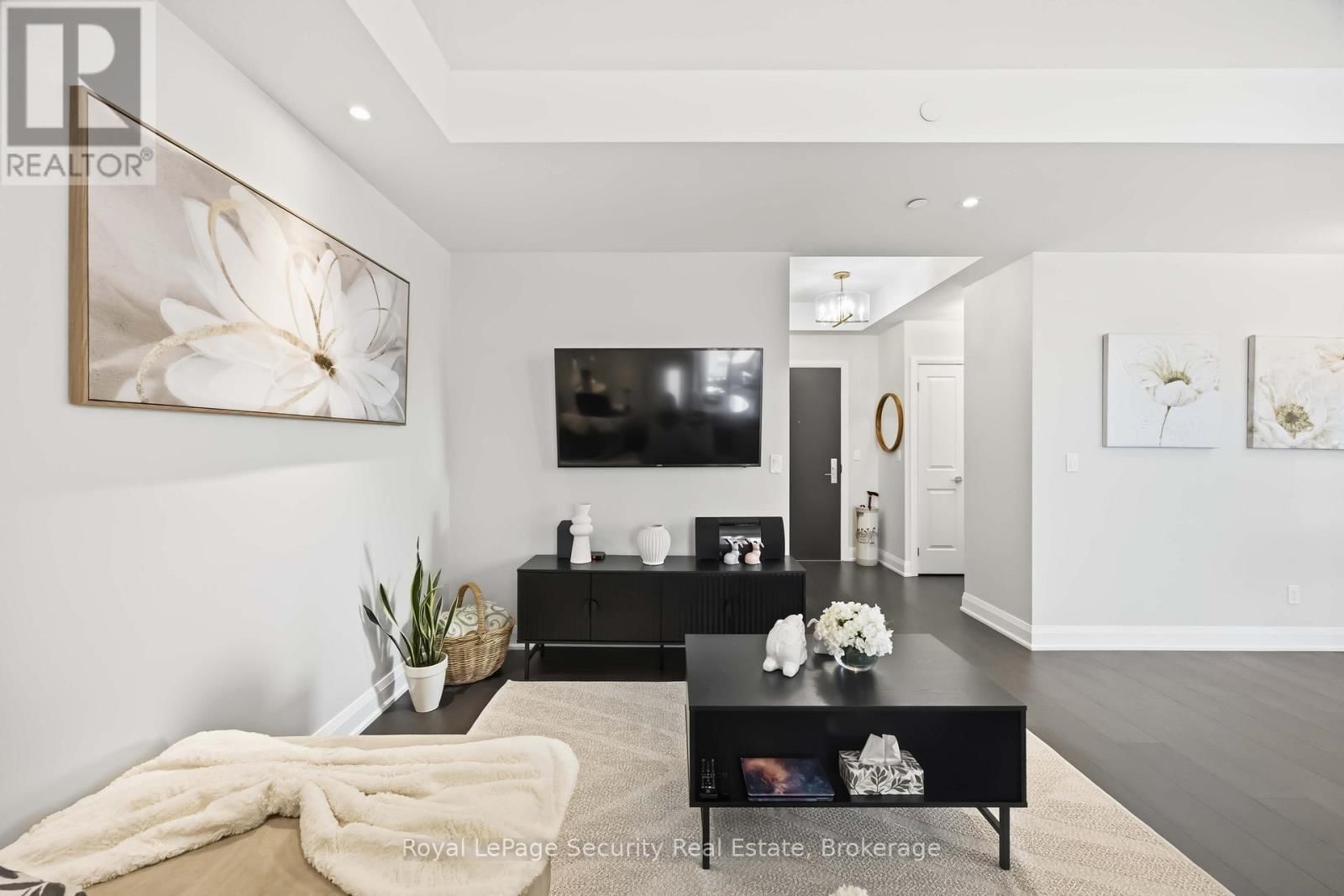 602 - 35 FONTENAY COURT Image 15