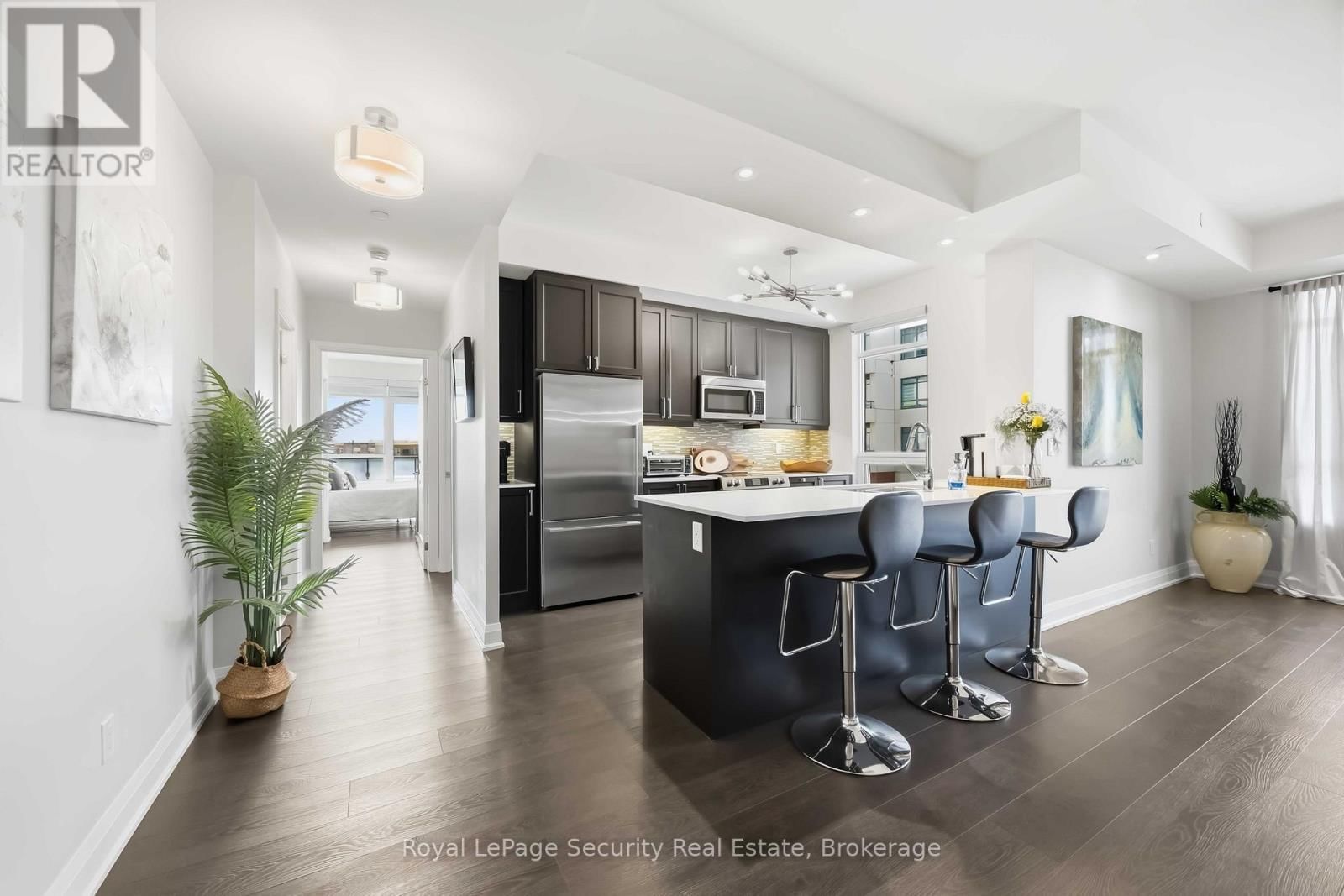 602 - 35 FONTENAY COURT Image 21