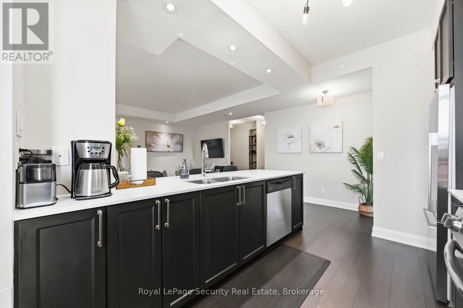 602 - 35 FONTENAY COURT Image 24