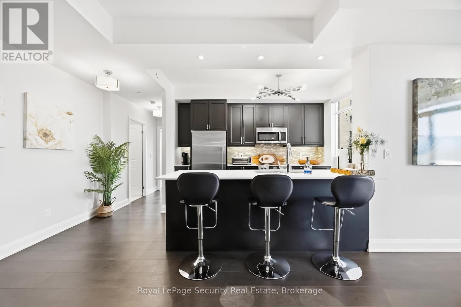 602 - 35 FONTENAY COURT Image 26