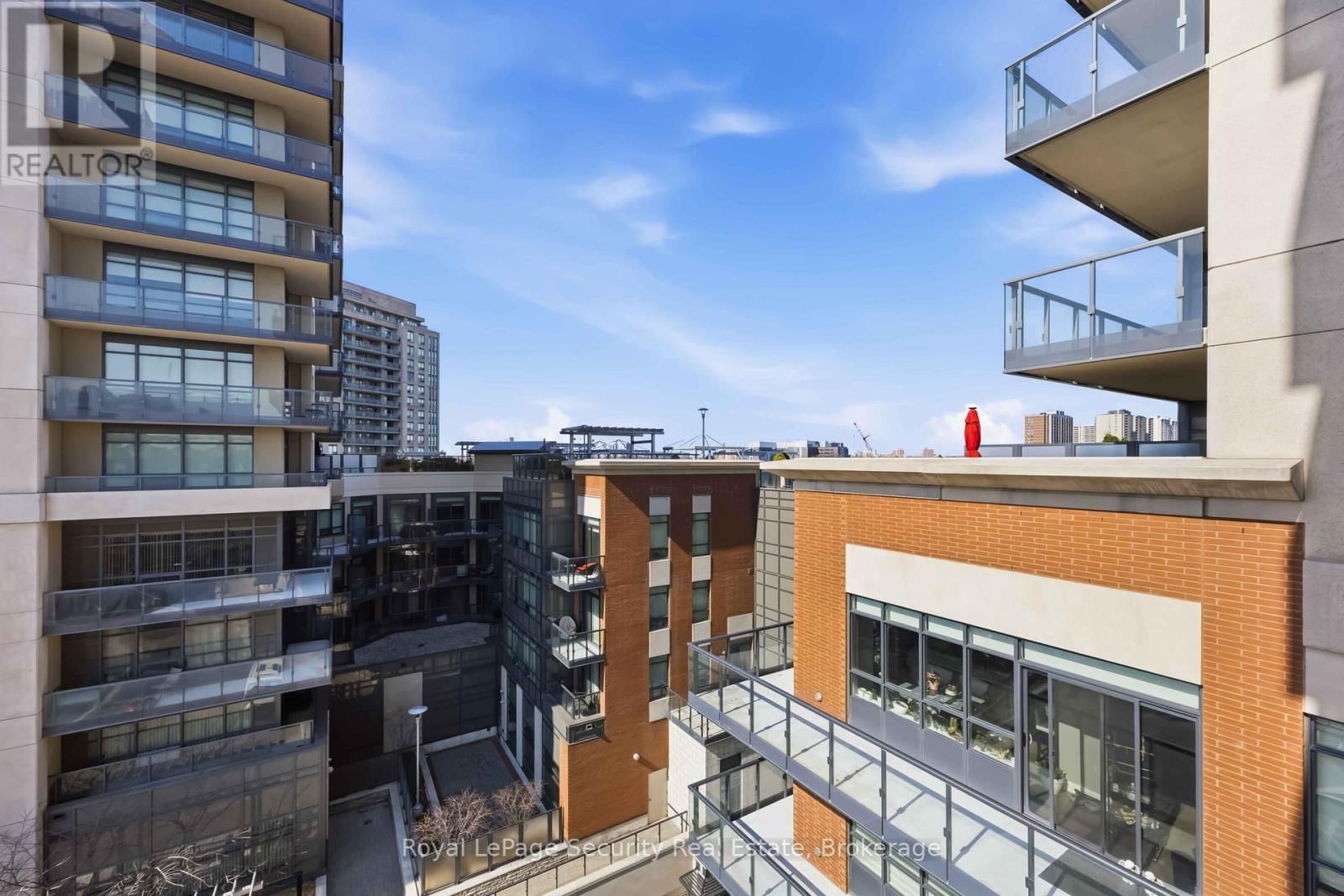 602 - 35 FONTENAY COURT Image 46