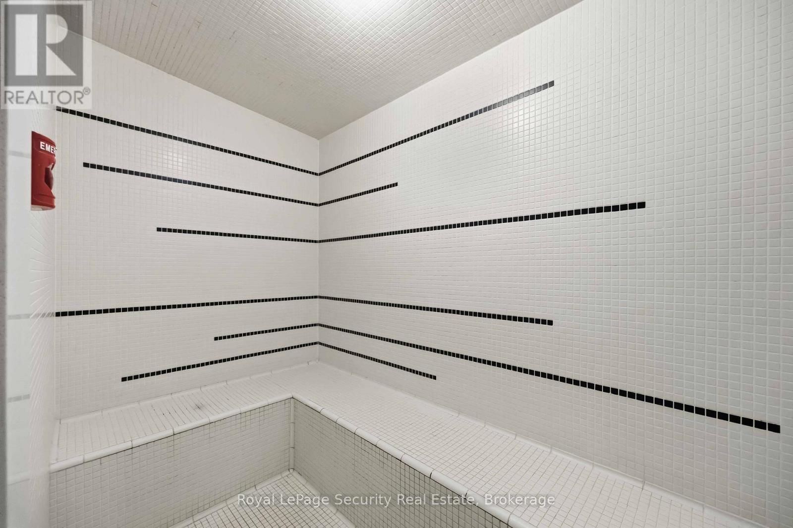 602 - 35 FONTENAY COURT Image 48