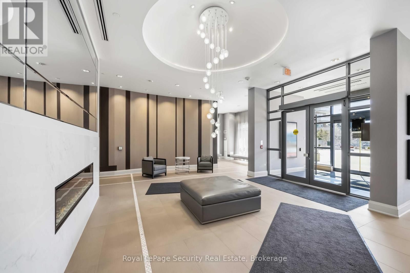 602 - 35 FONTENAY COURT Image 5