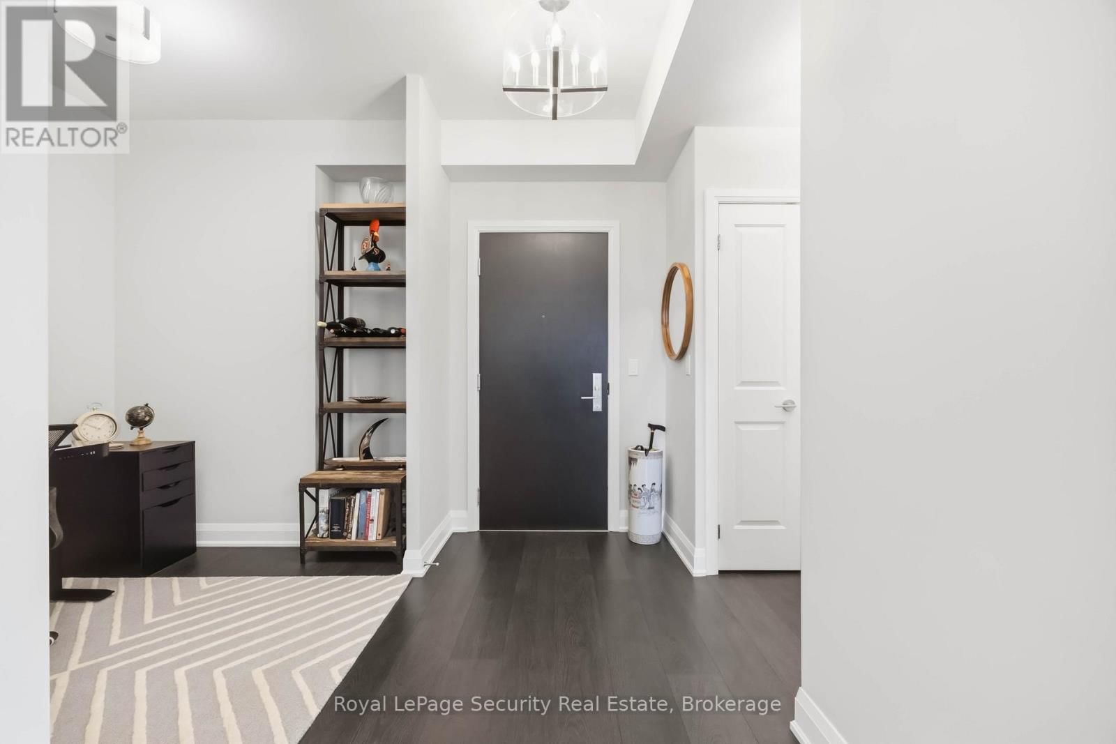 602 - 35 FONTENAY COURT Image 8