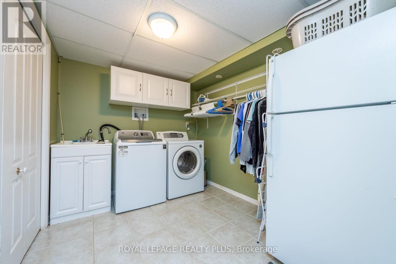 26 LARRY STREET Image 31