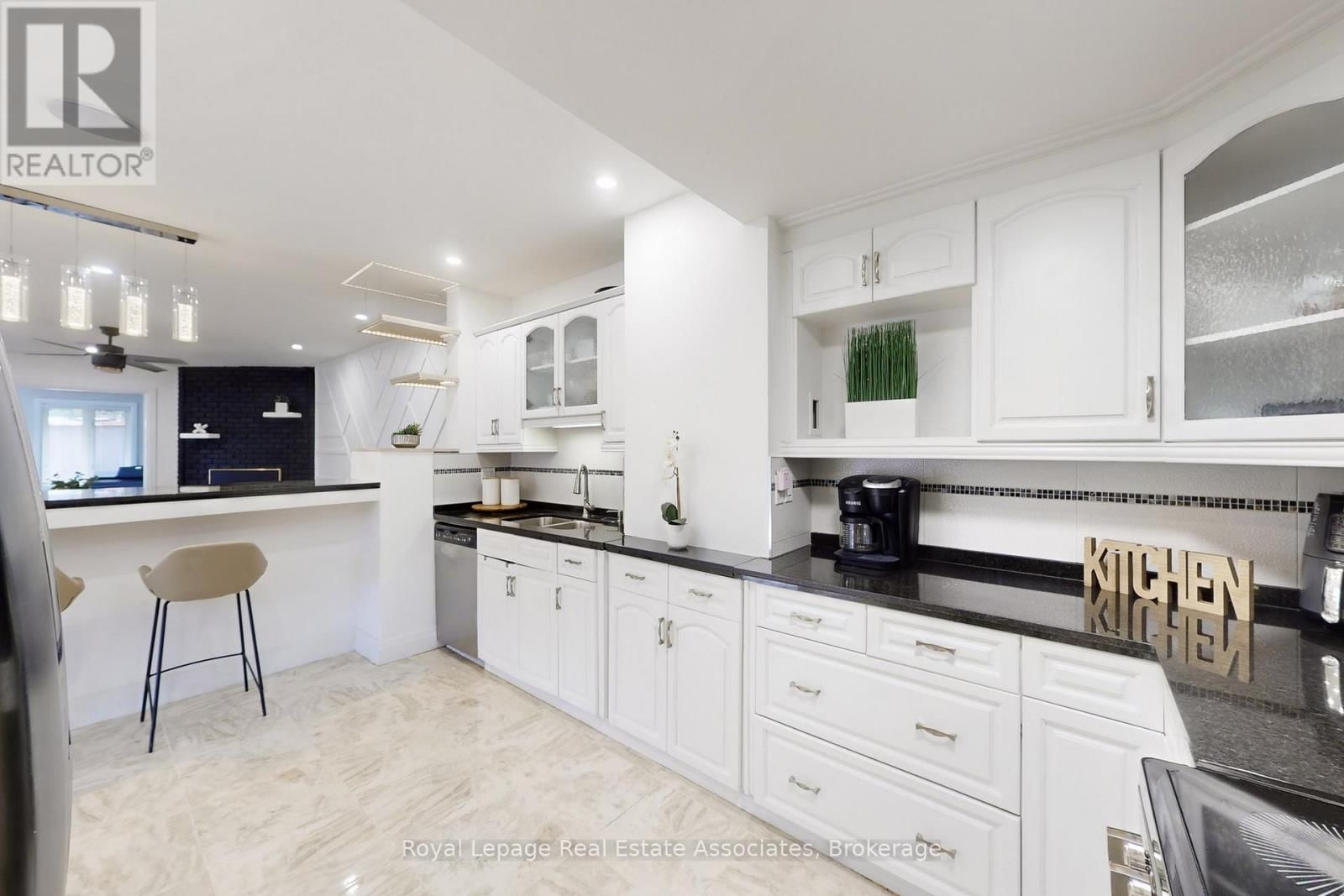 6006 SUNDANCE PLACE Image 14