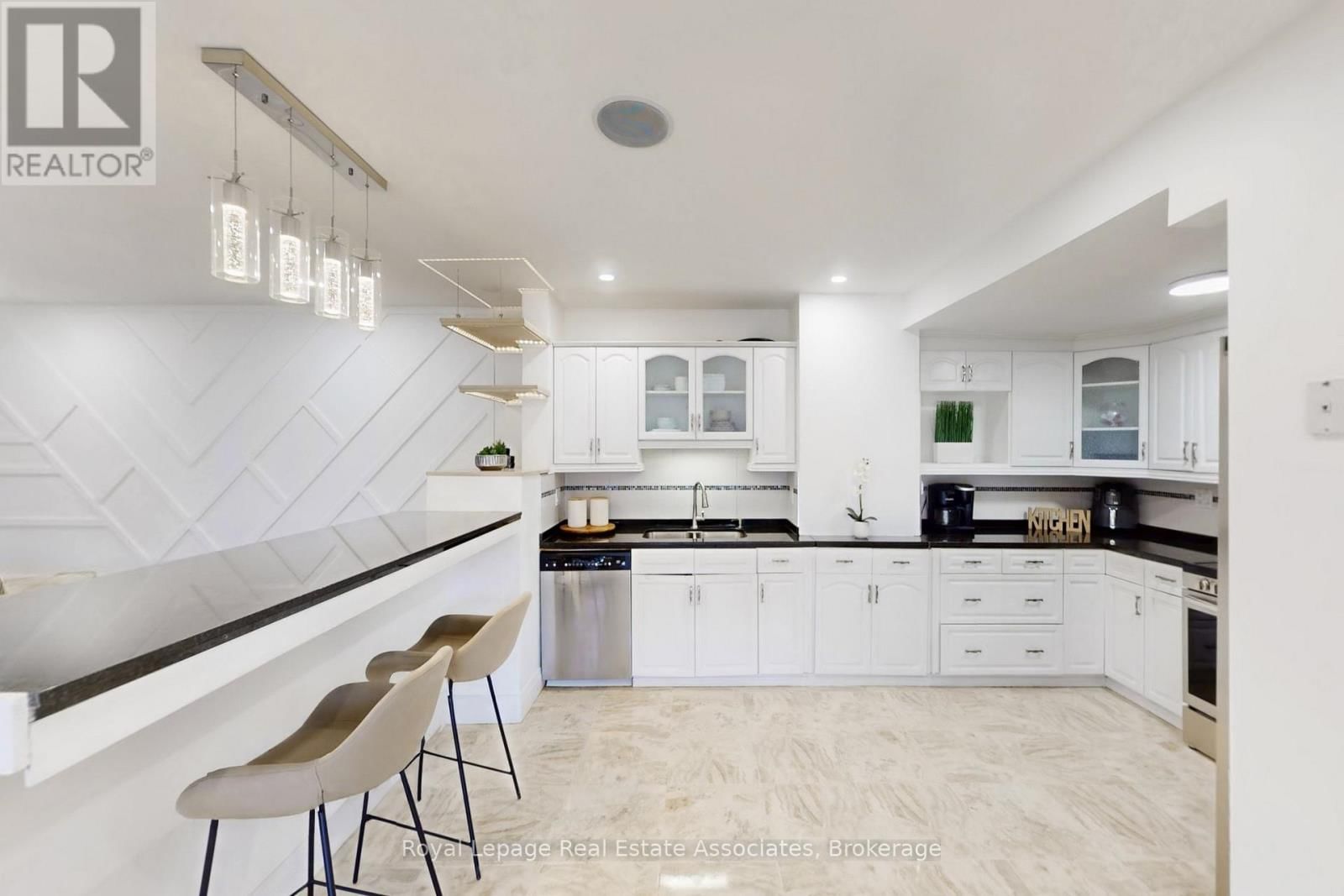 6006 SUNDANCE PLACE Image 15