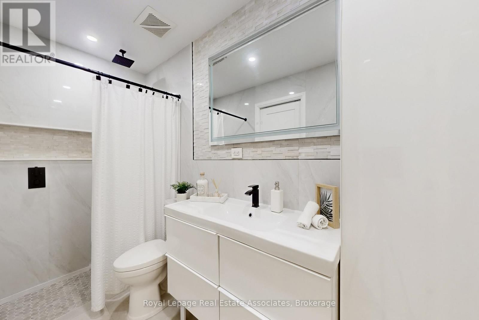 6006 SUNDANCE PLACE Image 31