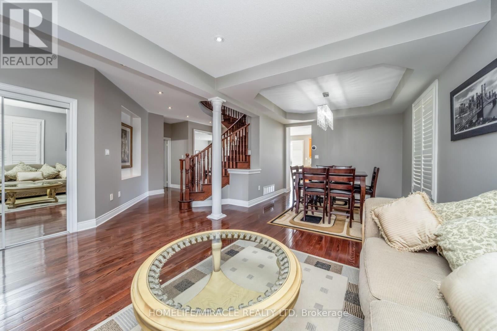 32 XAVIER COURT Image 13