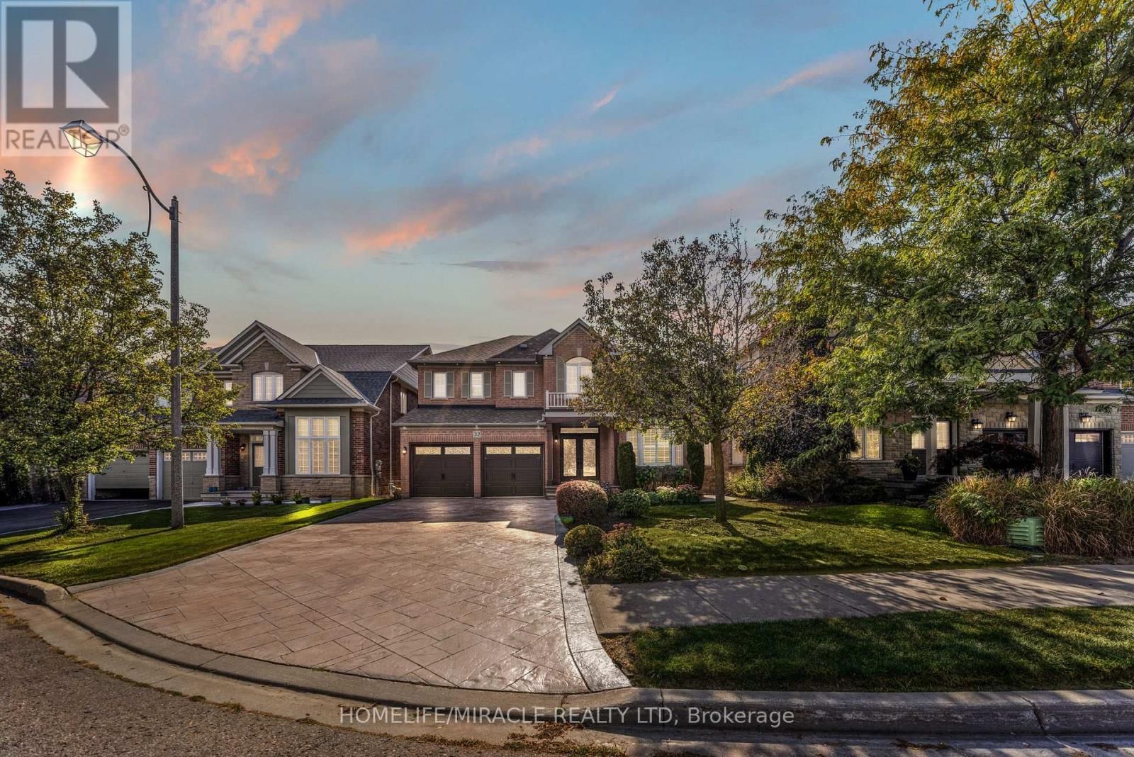 32 XAVIER COURT Image 2