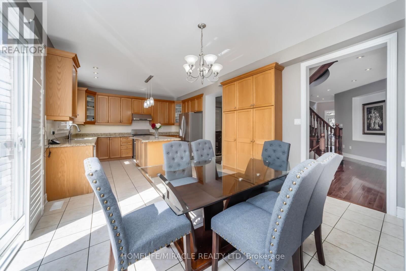 32 XAVIER COURT Image 20