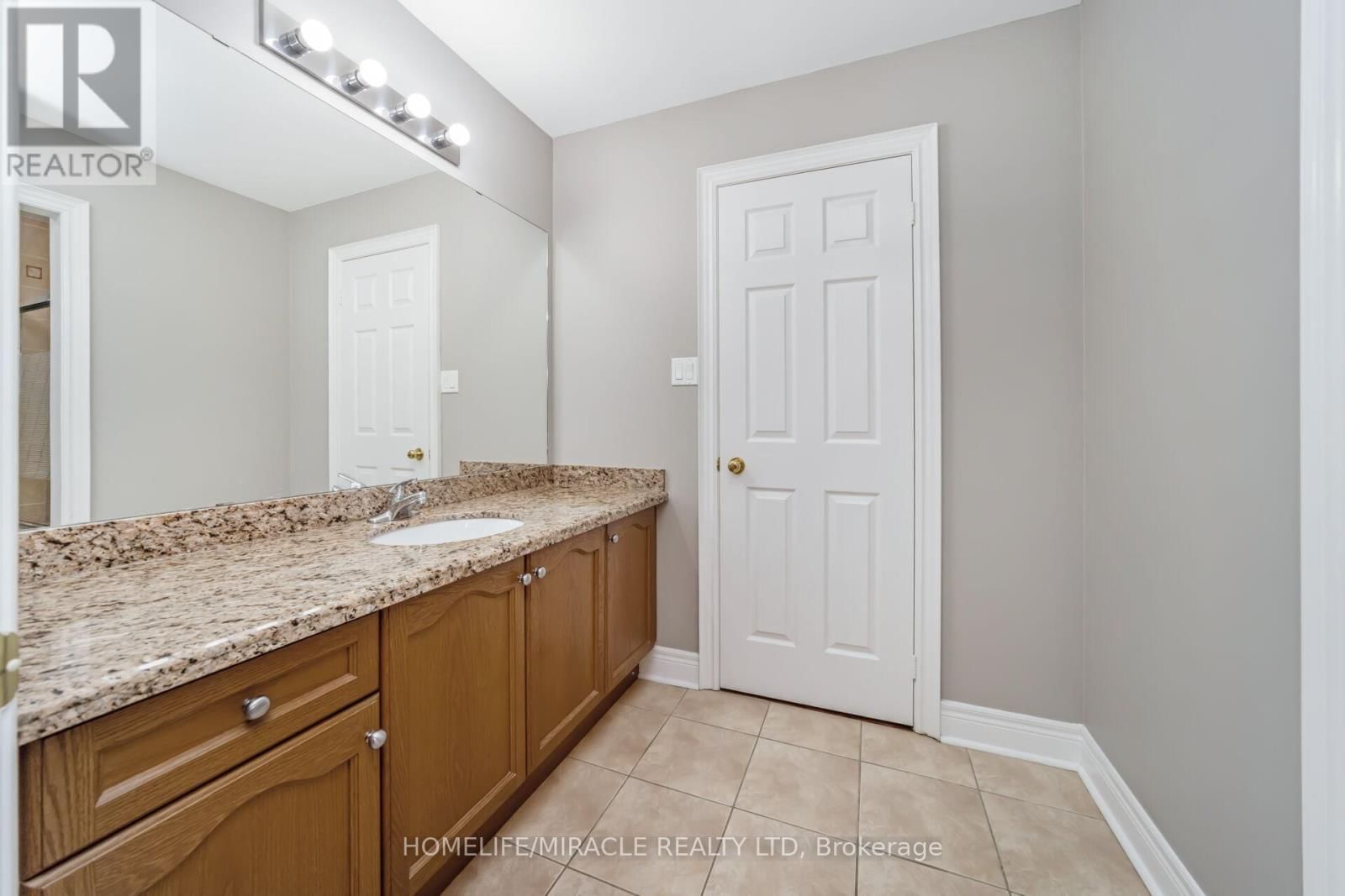 32 XAVIER COURT Image 35