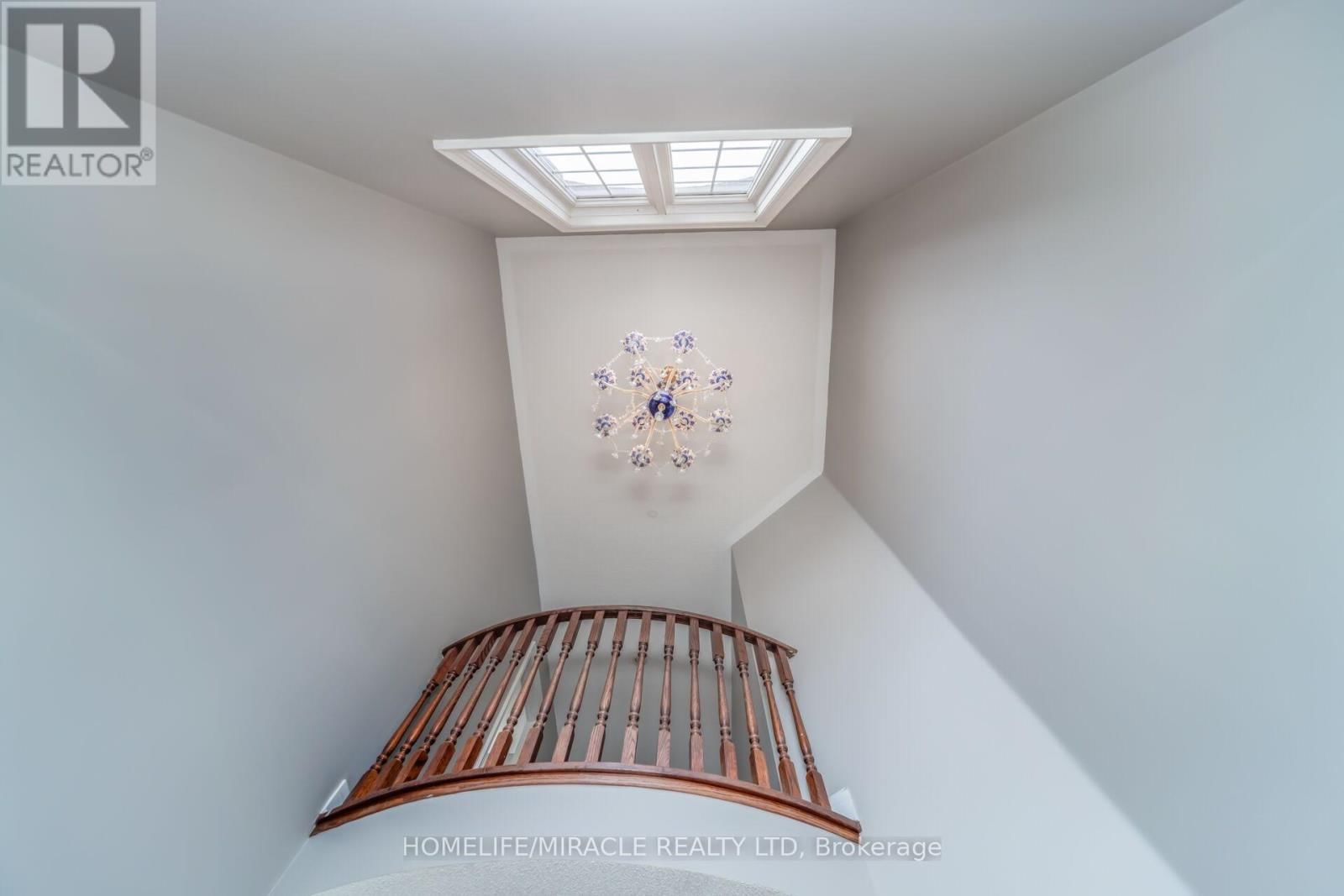 32 XAVIER COURT Image 8