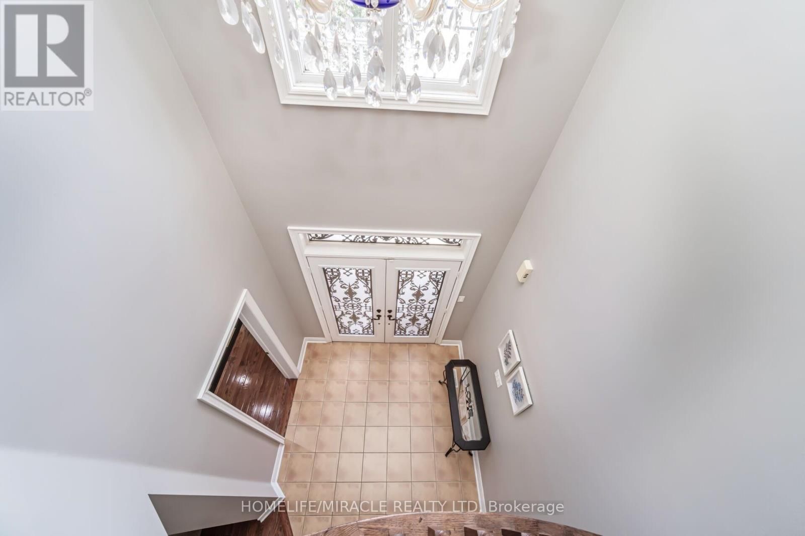 32 XAVIER COURT Image 9