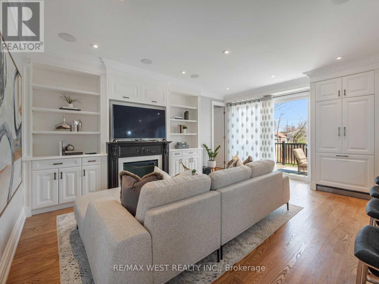 5 PAULA BOULEVARD Image 18