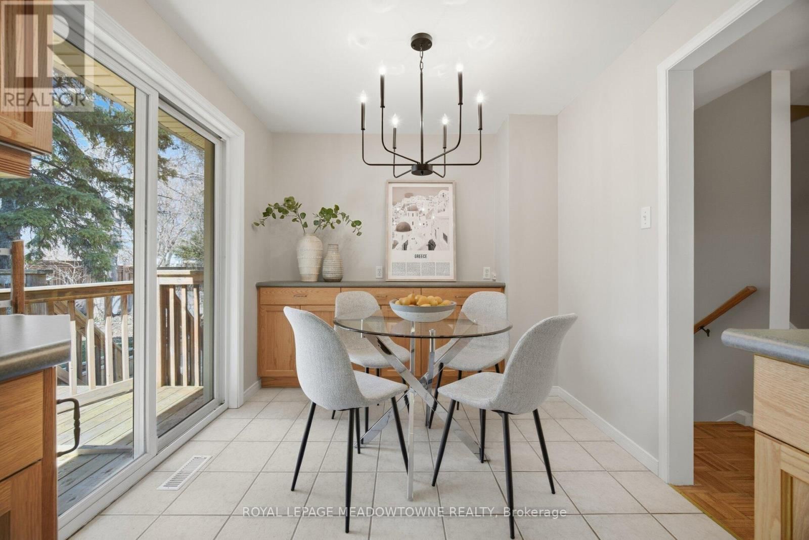 523 TRAFALGAR COURT Image 19