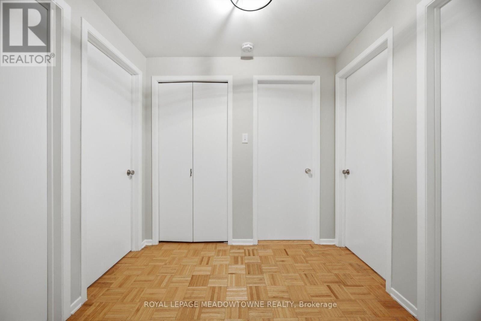 523 TRAFALGAR COURT Image 29