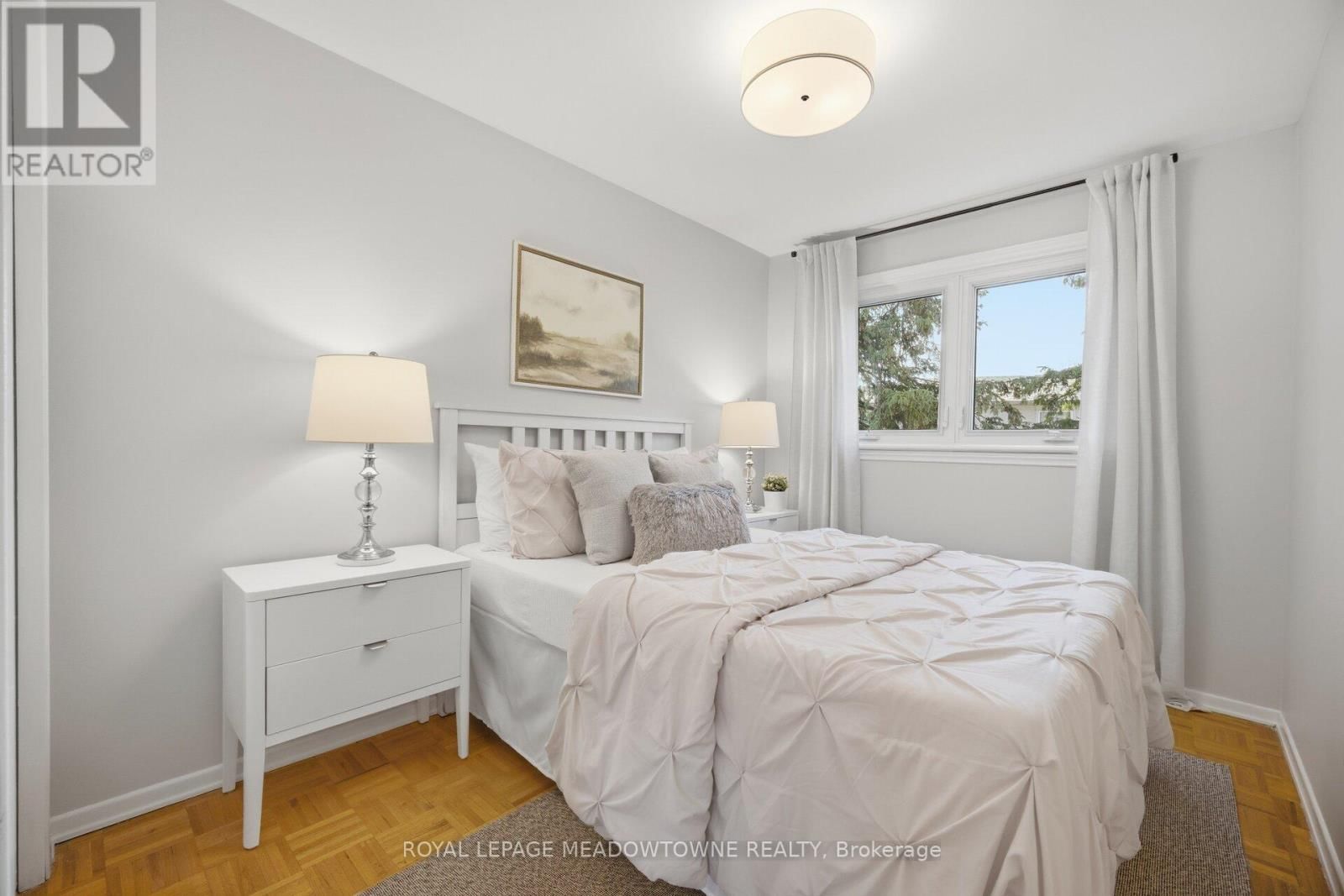 523 TRAFALGAR COURT Image 35