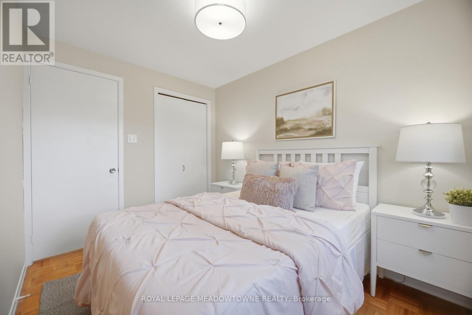 523 TRAFALGAR COURT Image 36