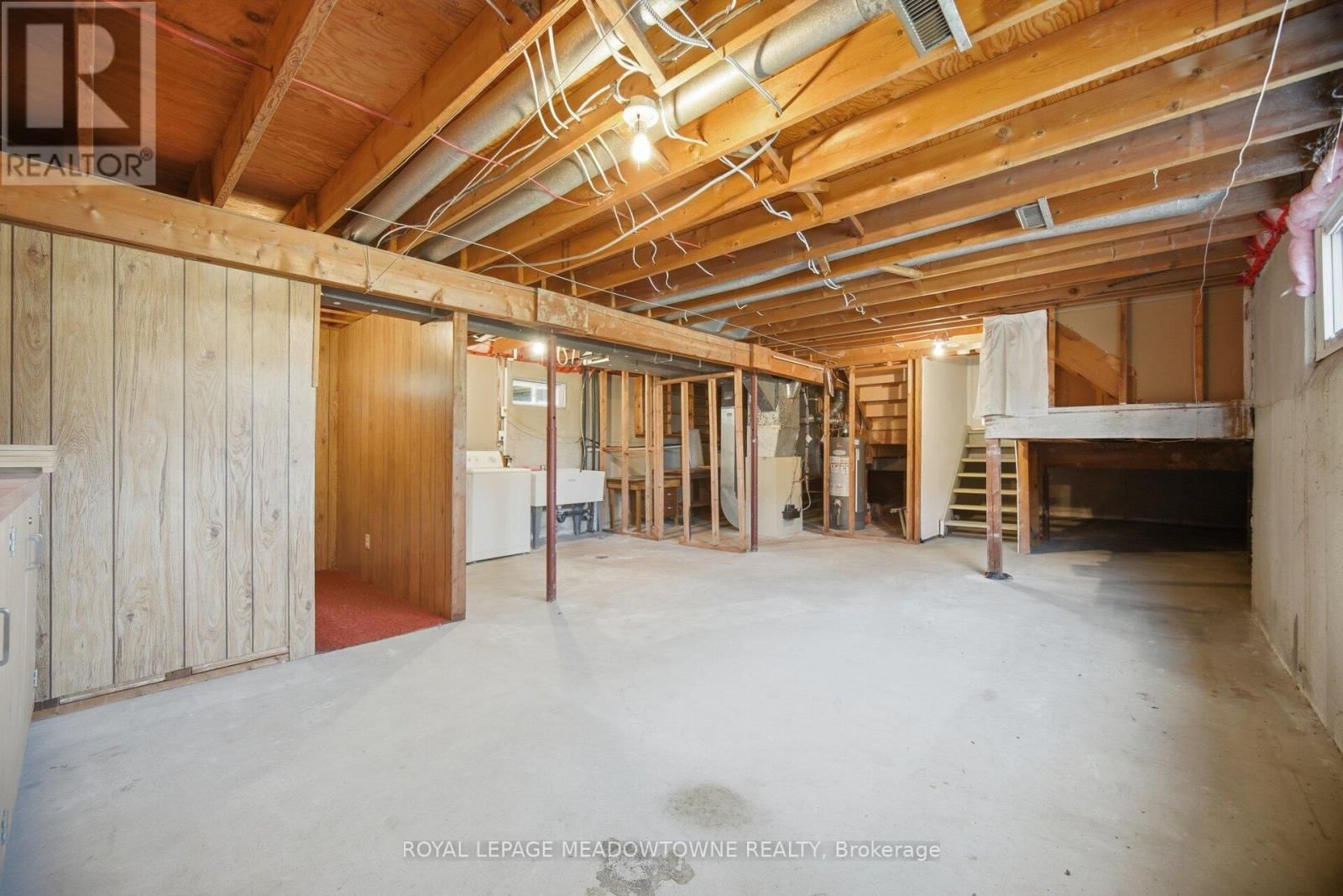 523 TRAFALGAR COURT Image 43