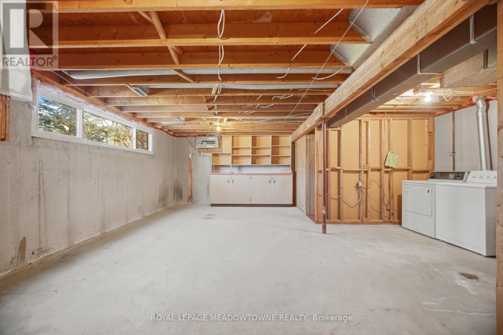 523 TRAFALGAR COURT Image 44