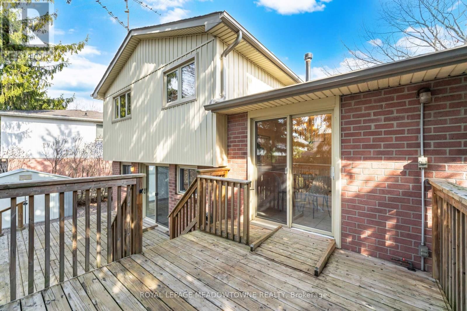 523 TRAFALGAR COURT Image 47