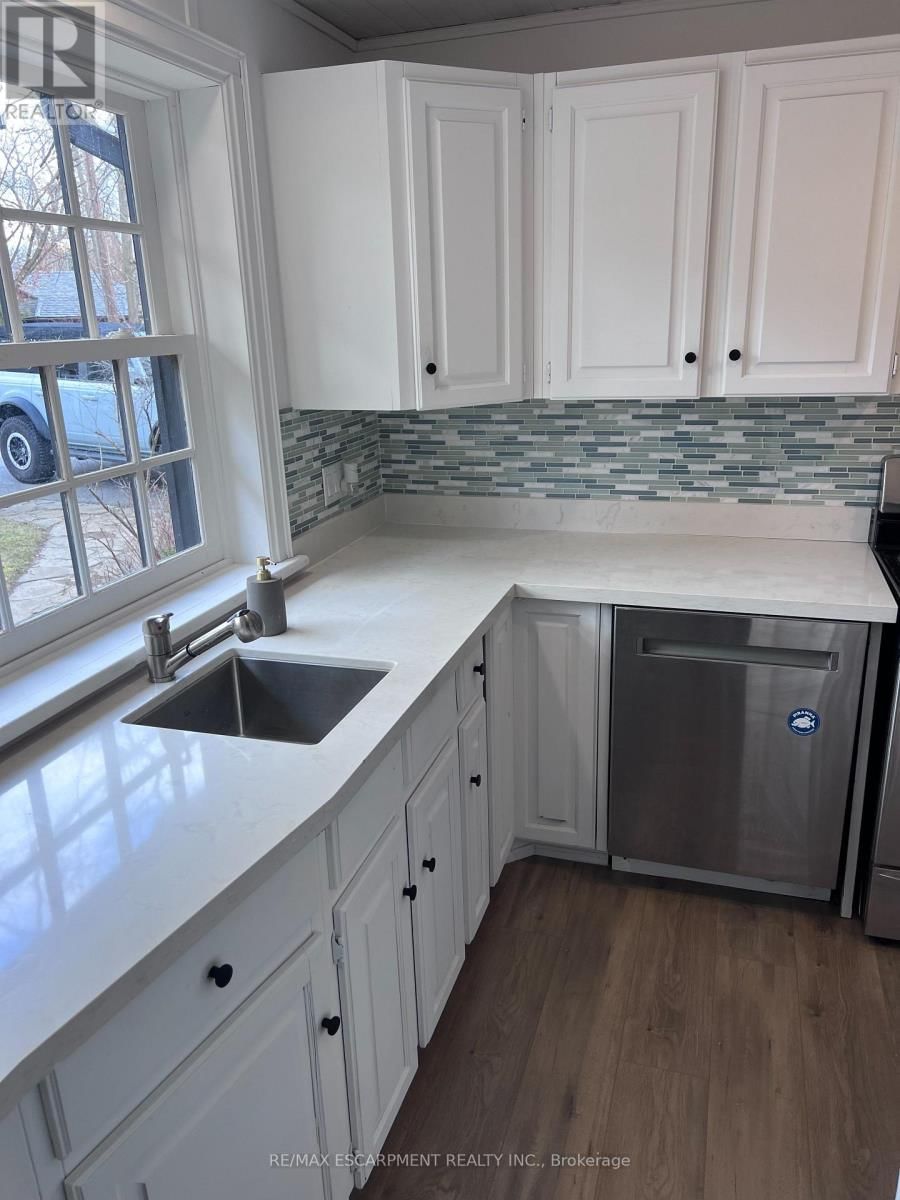 804 SHADELAND AVENUE Image 12