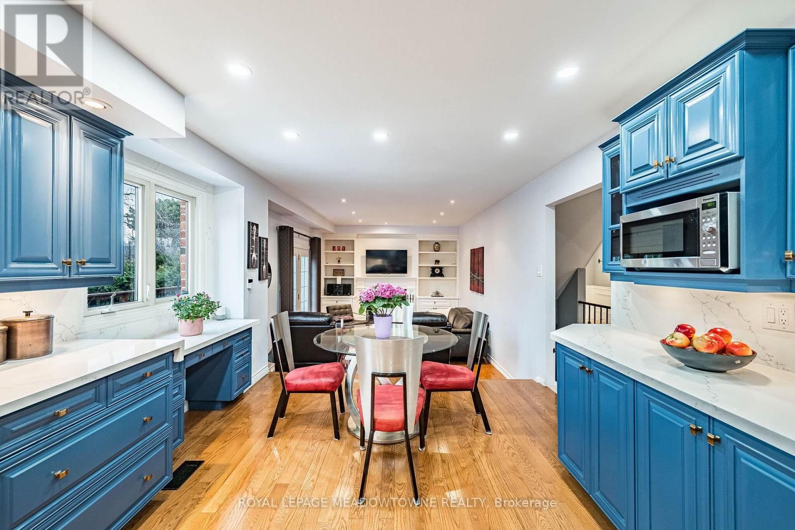 8 WADSWORTH CIRCLE Image 17