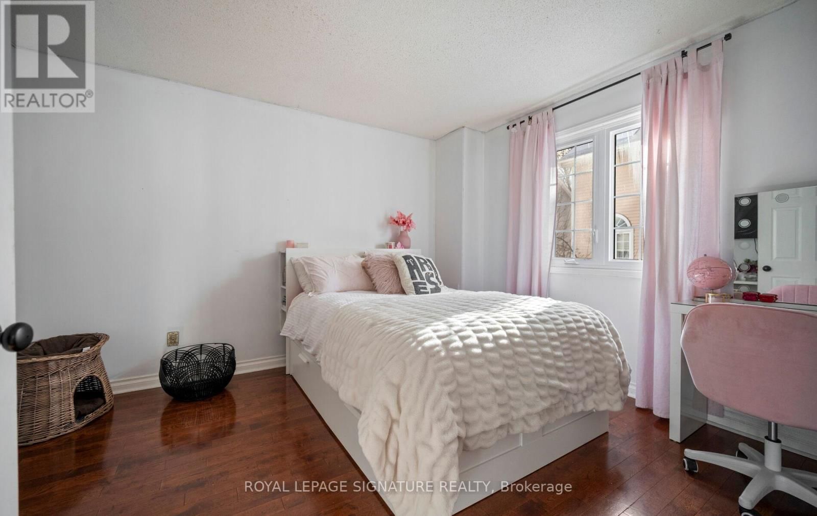 242 - 2110 CLEAVER AVENUE Image 25