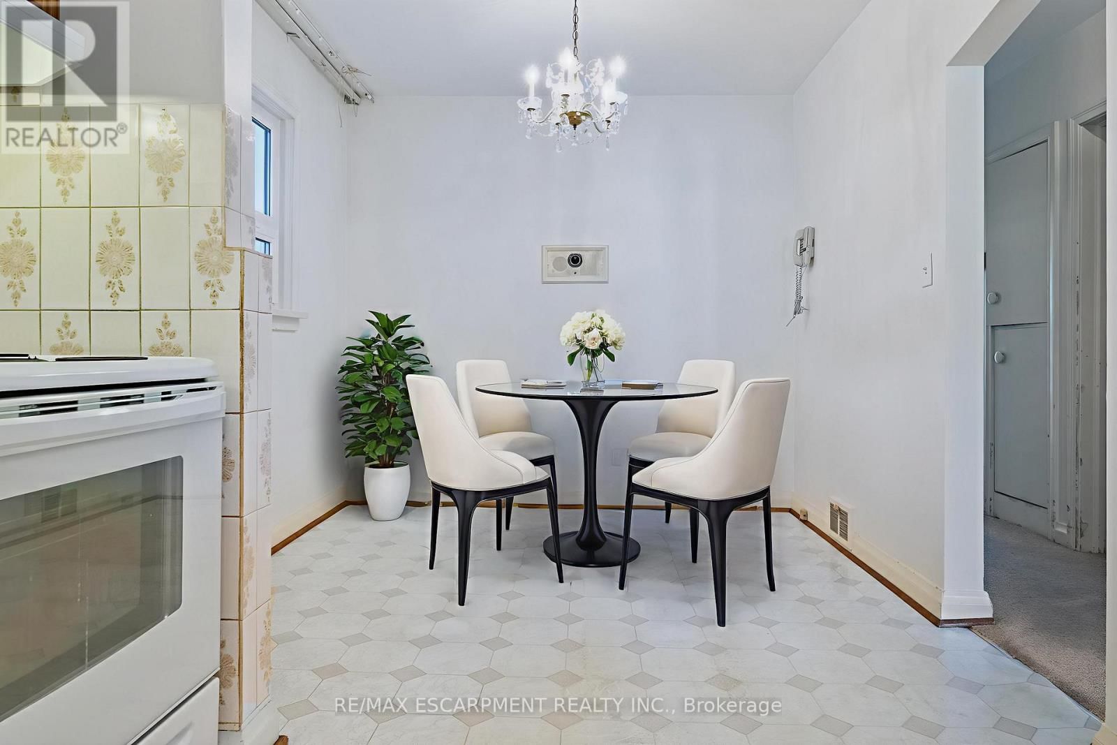 2510 DONNAVALE DRIVE Image 11