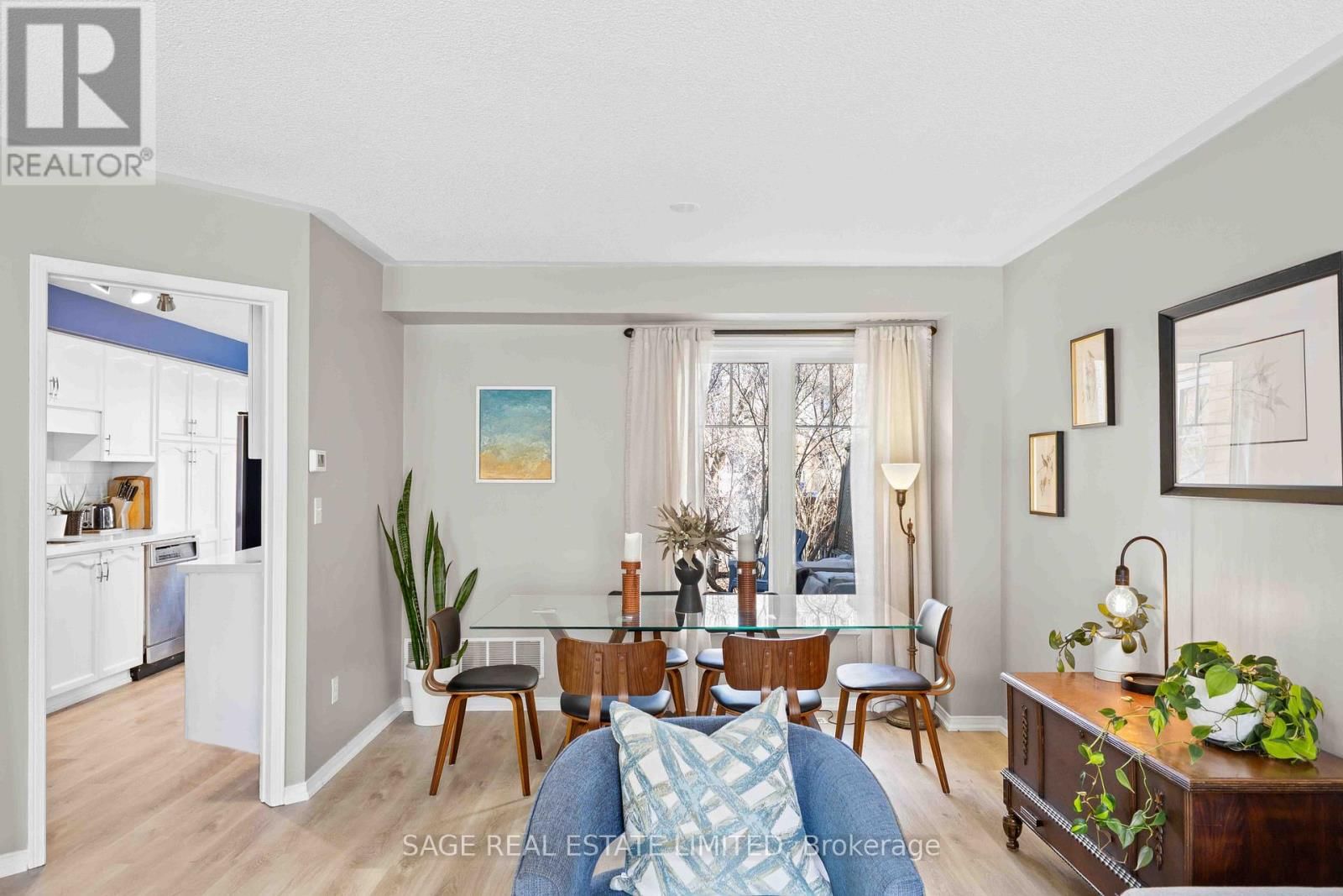 307 BALSAM STREET Image 15