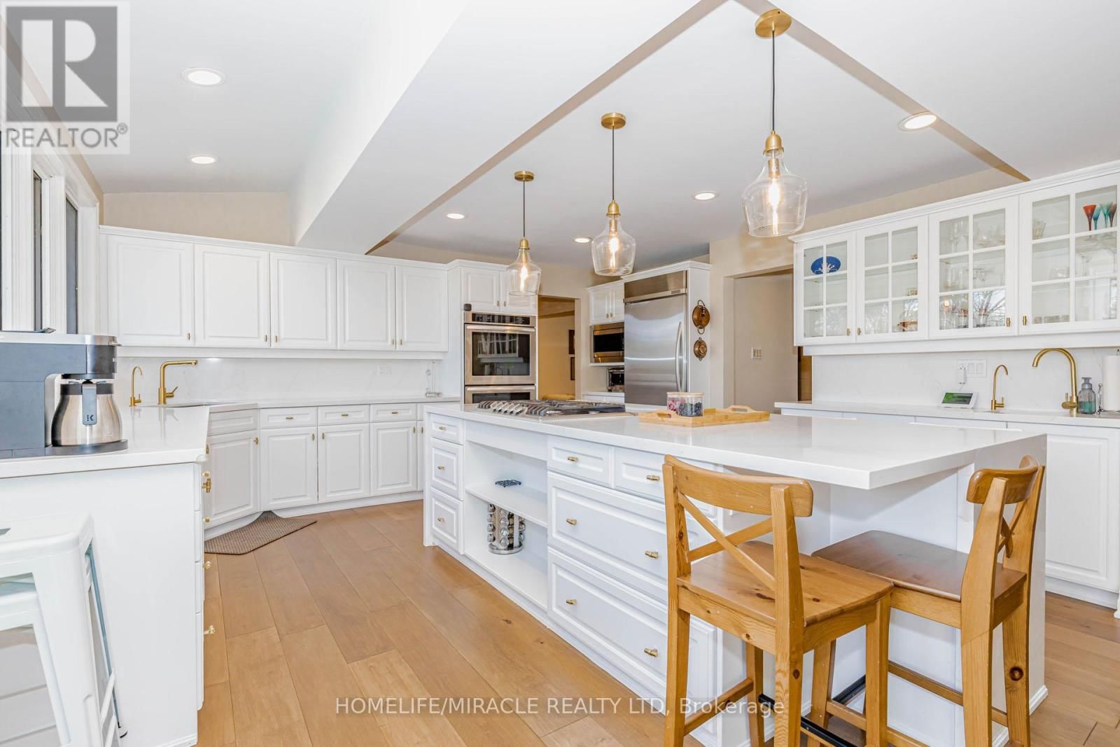 253 MCCRANEY STREET WEST Image 16