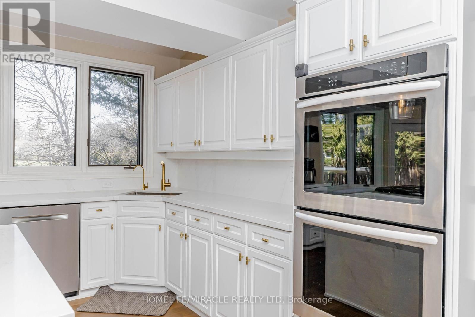 253 MCCRANEY STREET WEST Image 24