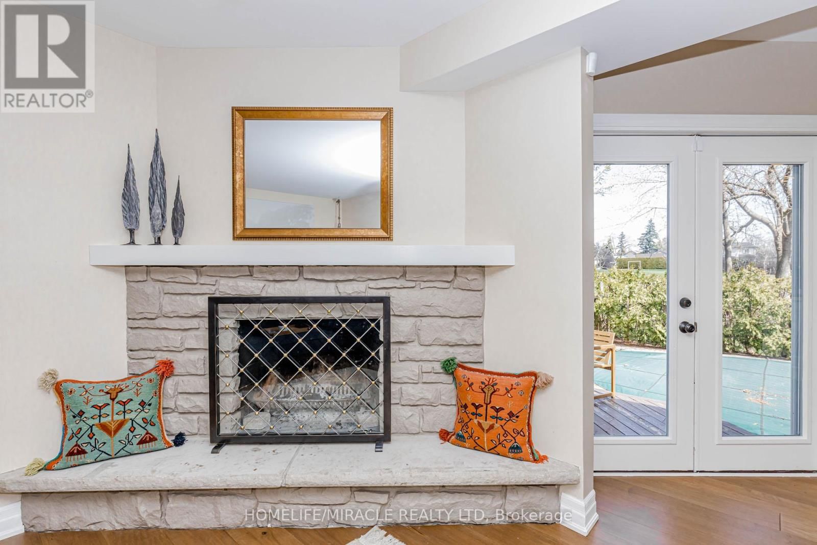 253 MCCRANEY STREET WEST Image 33