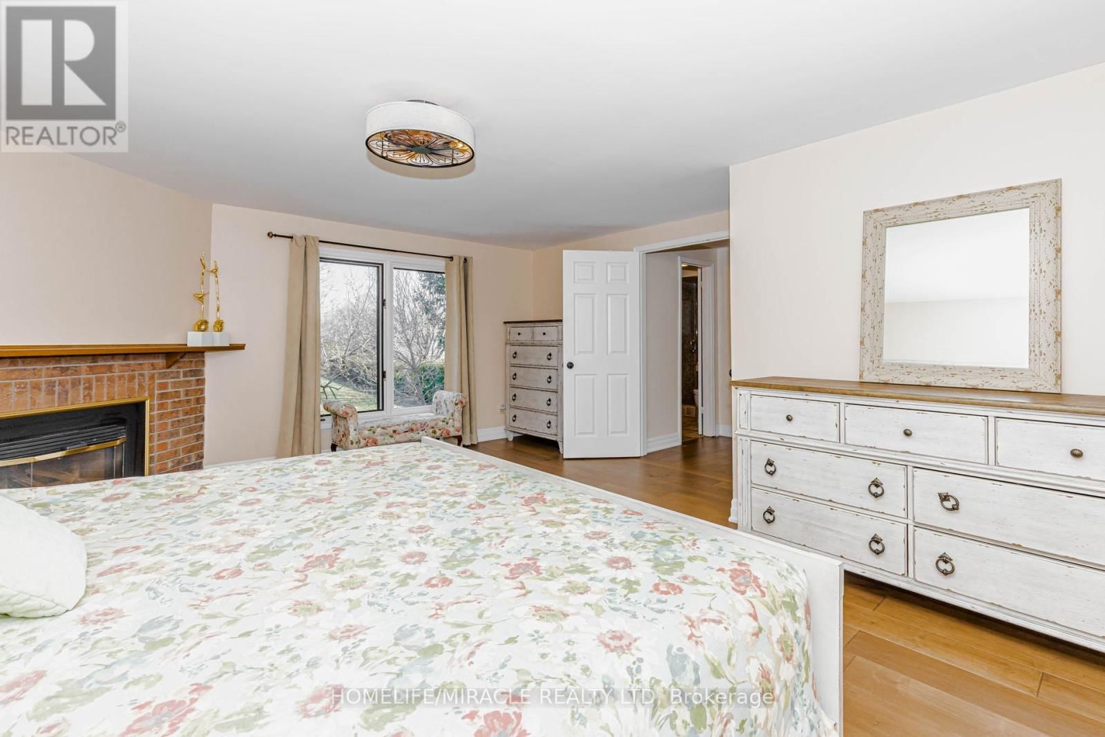 253 MCCRANEY STREET WEST Image 34